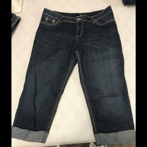 A.n.a Cuffed Capri Jeans
